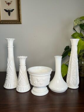 Vintage MILK GLASS bundle of 5 vases and plant / candle holder.
